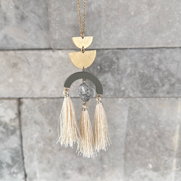 Beautiful Tassel Necklace - Picture 1 of 7